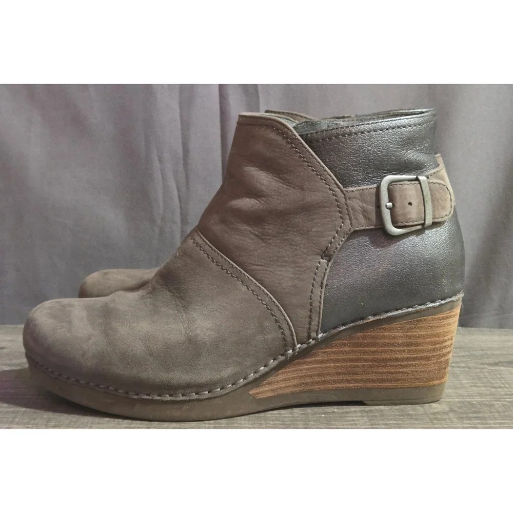 Dansko Shirley Leather Ankle Wedge Boots Womens Size 39 US 9 Gray